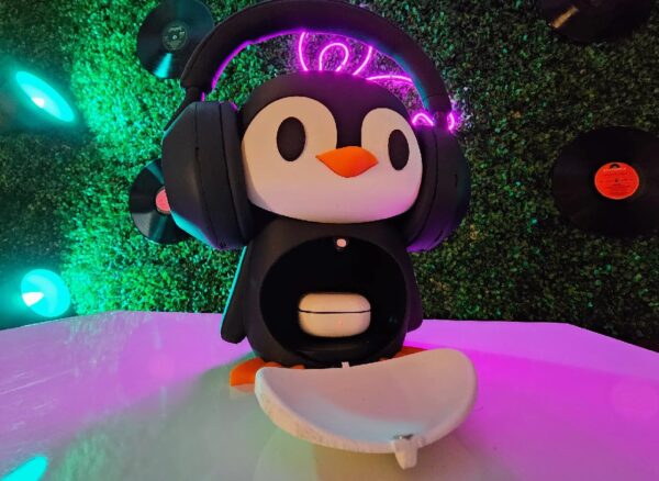 Screenshot_20251212-173936_Bambu Handy~2 Penguin Headphone Stand