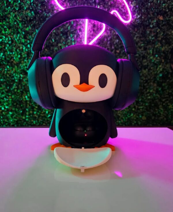 Screenshot_20251212-173948_Bambu Handy~2 Penguin Headphone Stand